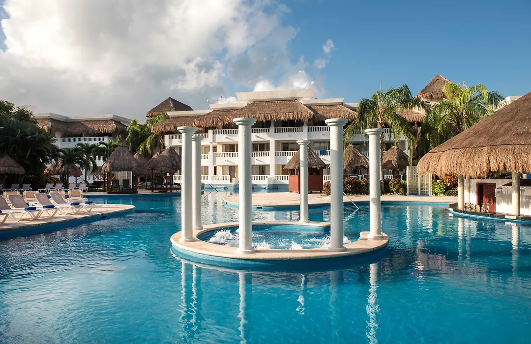 Grand Riviera Princess-1